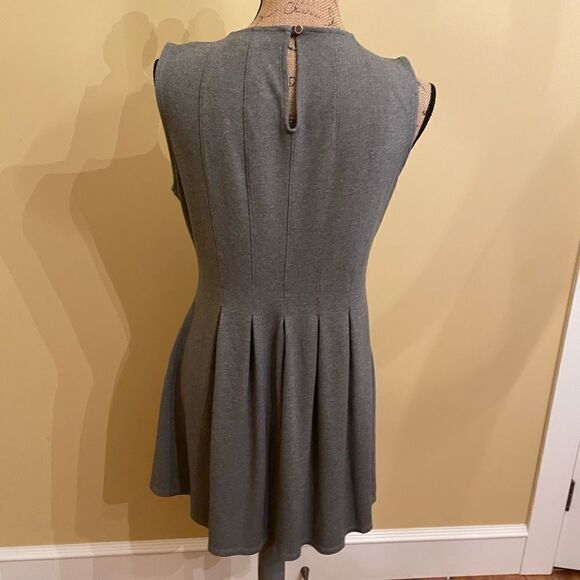 Monteau Grey Sleeveless Dress - Picture 2 of 7
